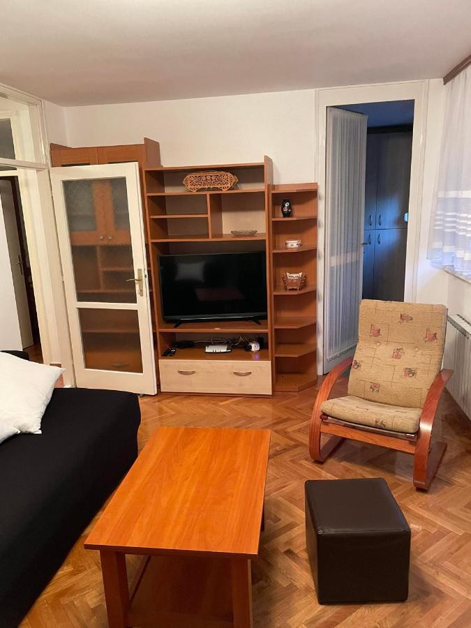 Lolly Apartment Karlovac Exterior photo